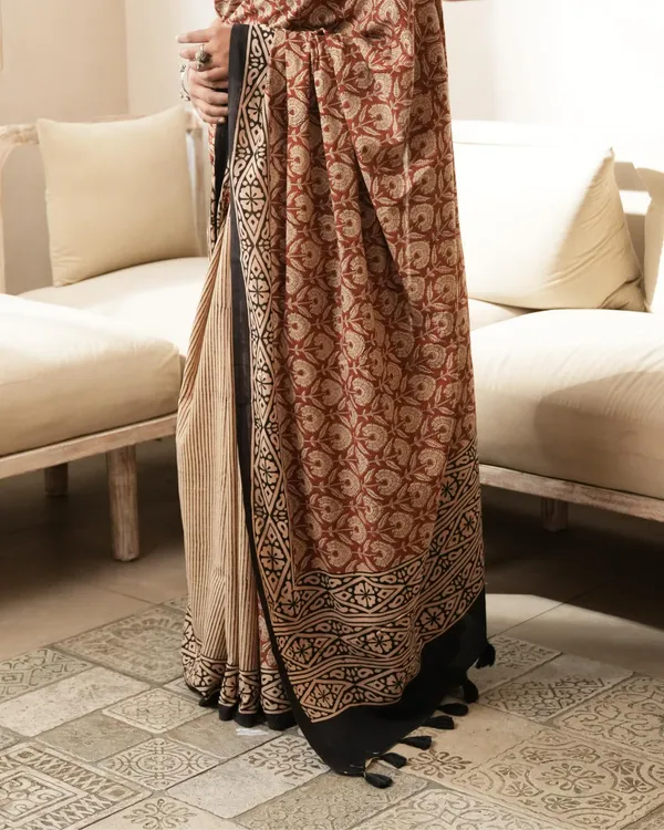 Black_Cotton_Dual_Print_Mul_Saree_For_Women
